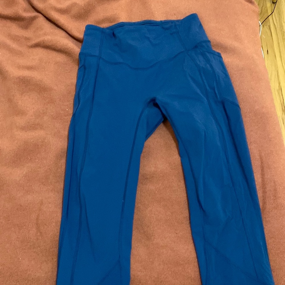 Lululemon size 6 leggings